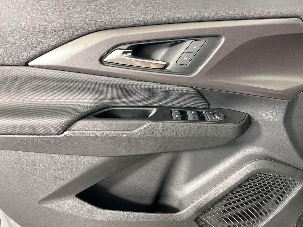 used 2025 Chevrolet Equinox EV car, priced at $26,000