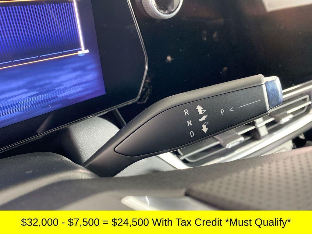 used 2025 Chevrolet Equinox EV car, priced at $24,500