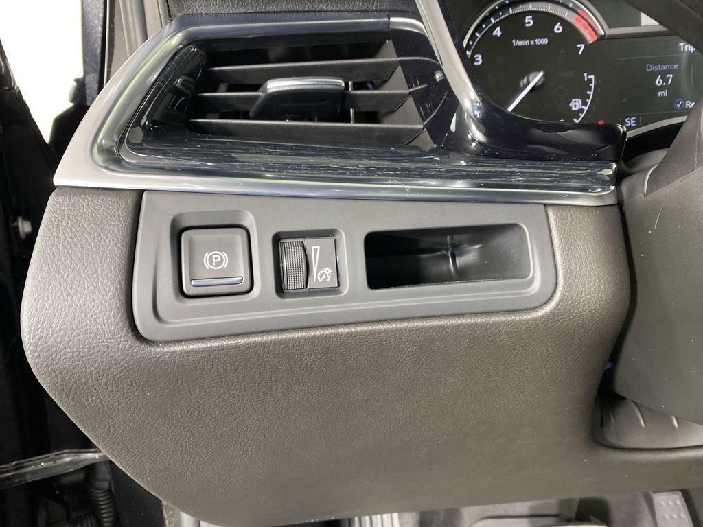 new 2025 Cadillac XT5 car, priced at $53,955