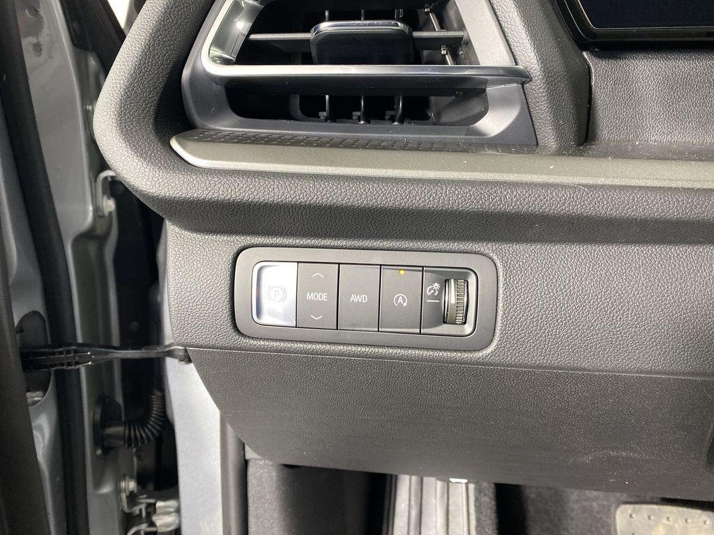 new 2026 Chevrolet Traverse car, priced at $47,540