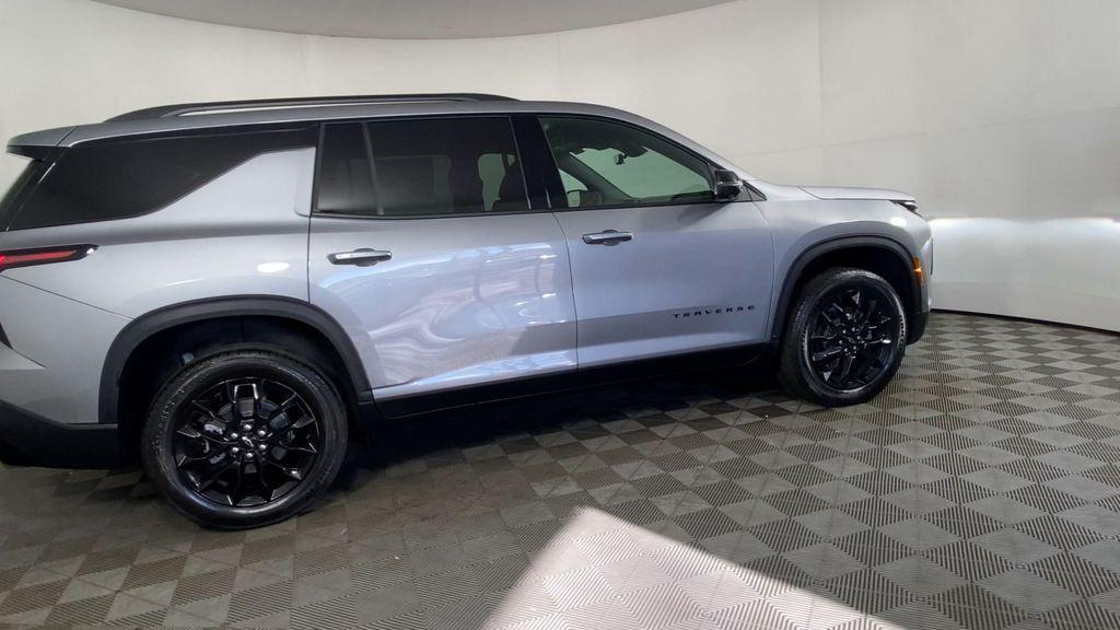 new 2026 Chevrolet Traverse car, priced at $47,540