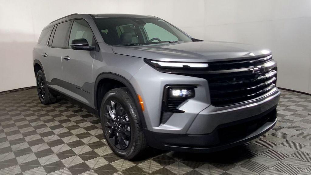 new 2026 Chevrolet Traverse car, priced at $47,540