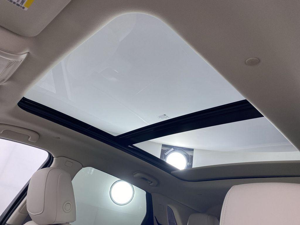 new 2025 Cadillac XT5 car, priced at $55,755