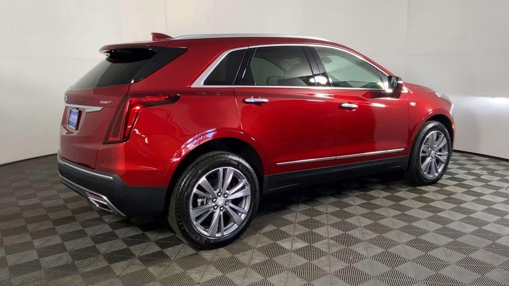 new 2025 Cadillac XT5 car, priced at $55,755