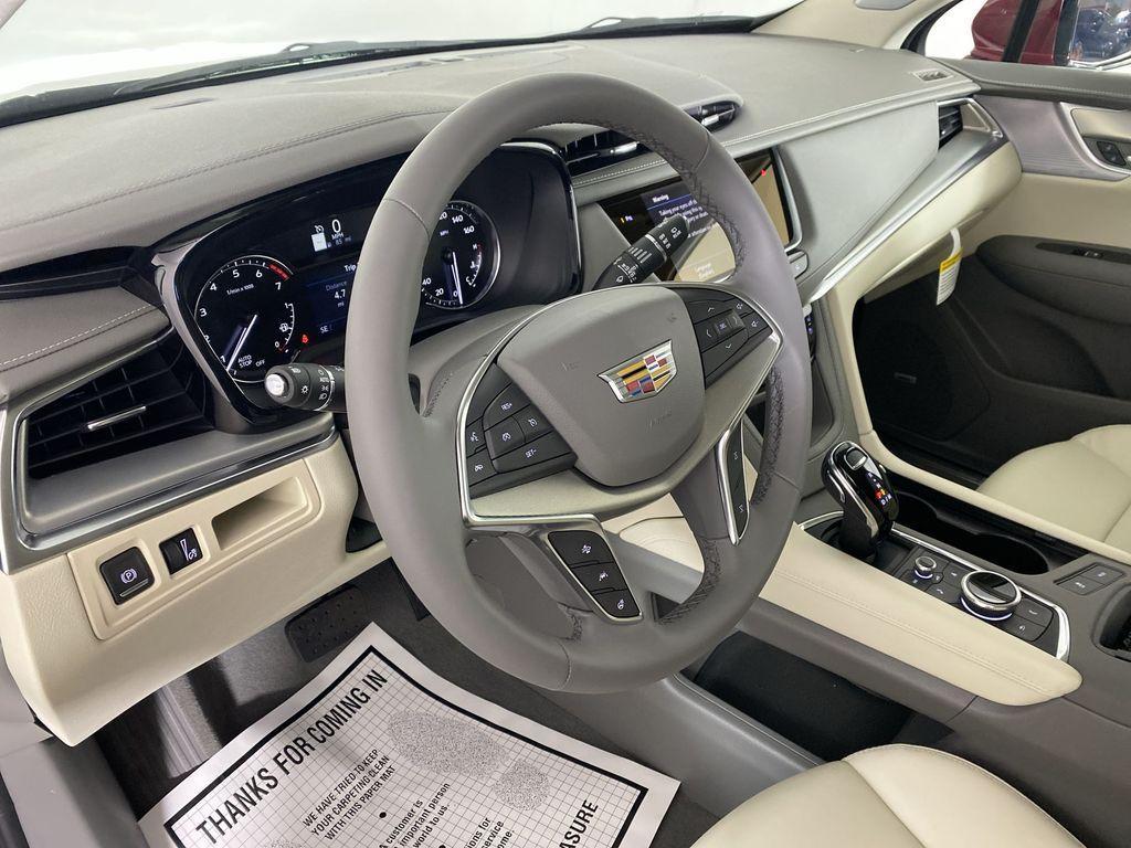new 2025 Cadillac XT5 car, priced at $55,755