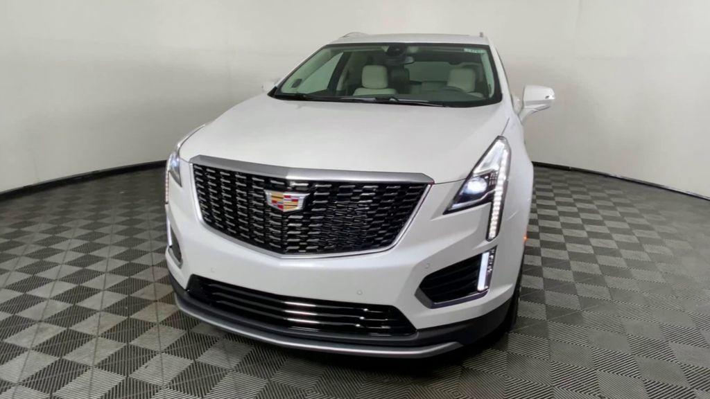 new 2025 Cadillac XT5 car, priced at $54,425