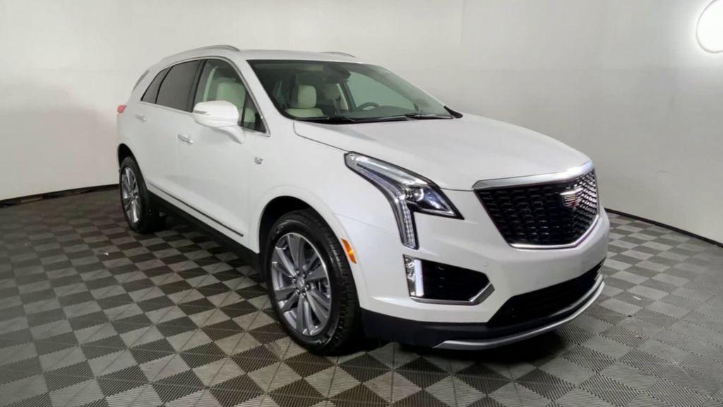 new 2025 Cadillac XT5 car, priced at $54,425