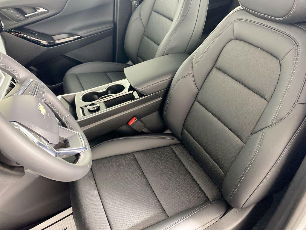 new 2026 Chevrolet Equinox car, priced at $34,045