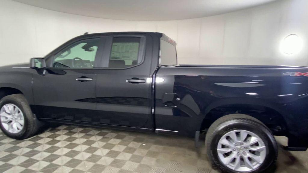 new 2024 Chevrolet Silverado 1500 car, priced at $45,980