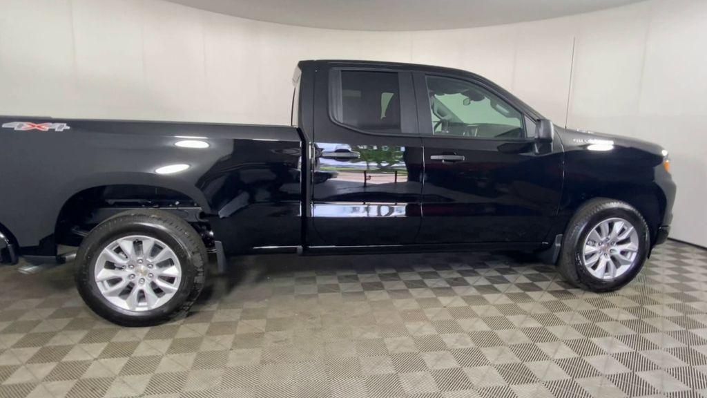 new 2024 Chevrolet Silverado 1500 car, priced at $45,980