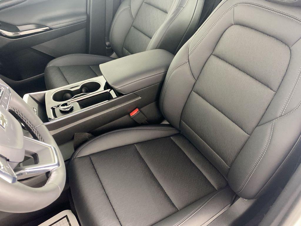 new 2026 Chevrolet Equinox car, priced at $35,585