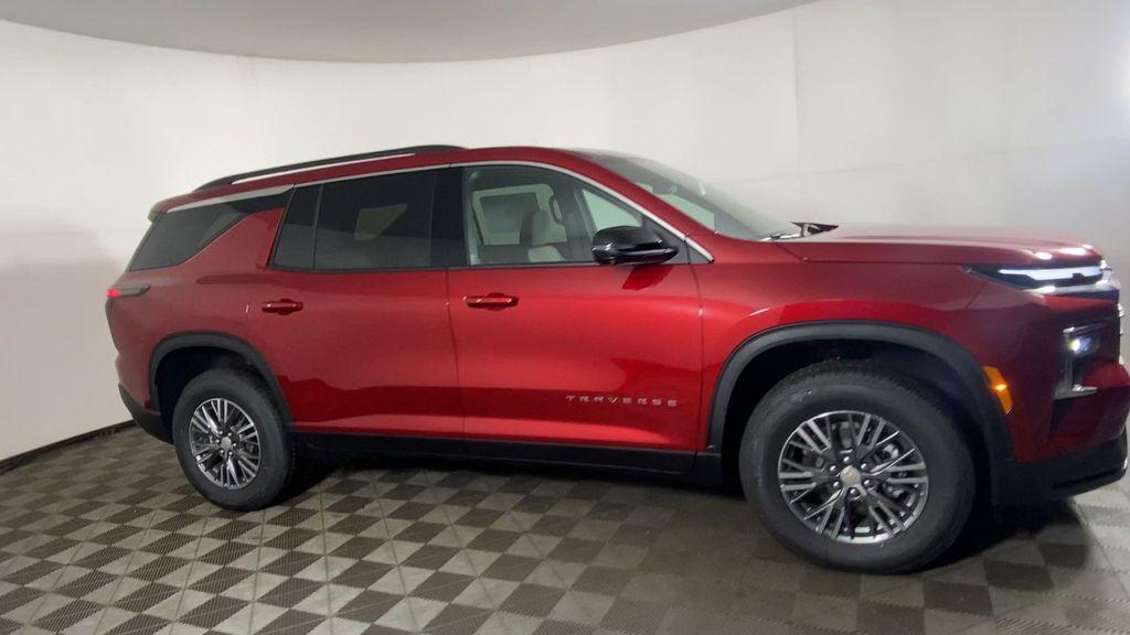 new 2025 Chevrolet Traverse car, priced at $43,090