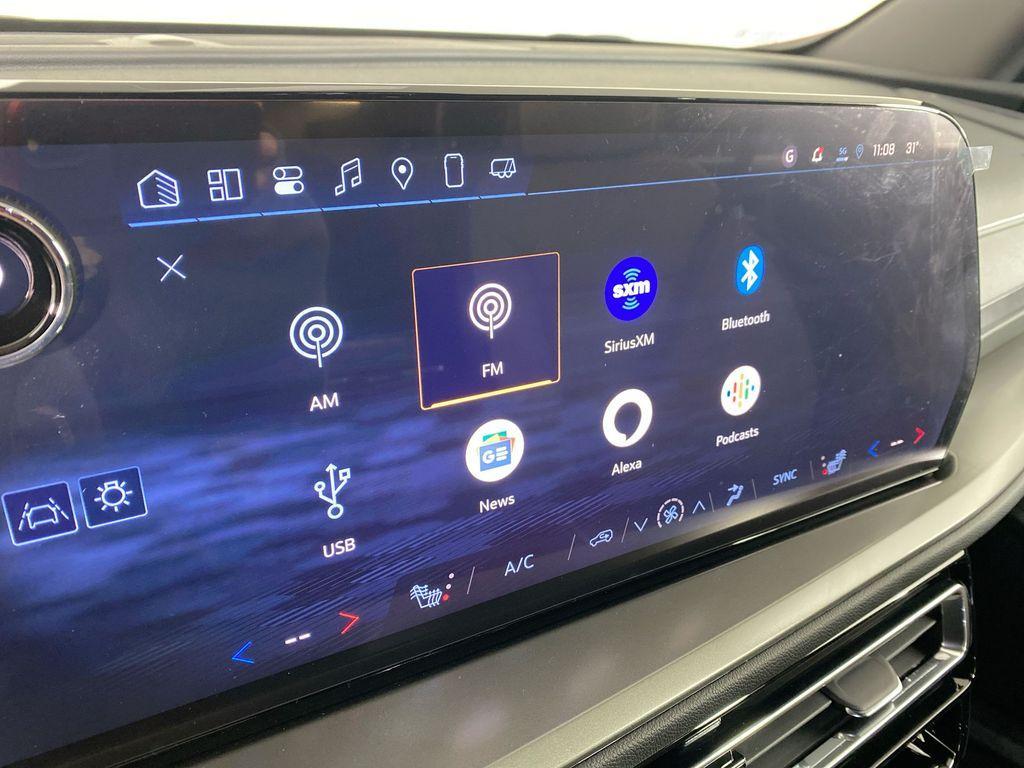new 2025 Chevrolet Traverse car, priced at $43,090