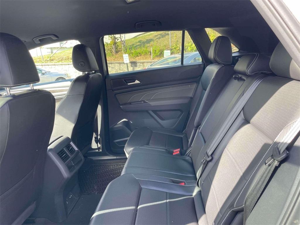 used 2021 Volkswagen Atlas Cross Sport car, priced at $25,900