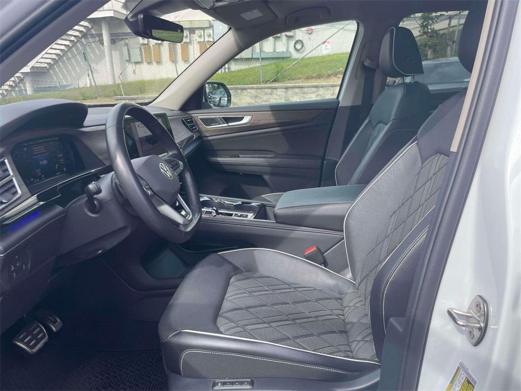 used 2024 Volkswagen Atlas car, priced at $42,900