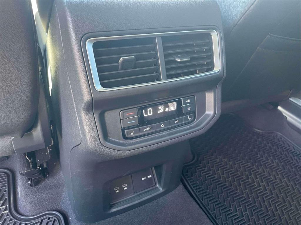 new 2024 Volkswagen Atlas car, priced at $47,894