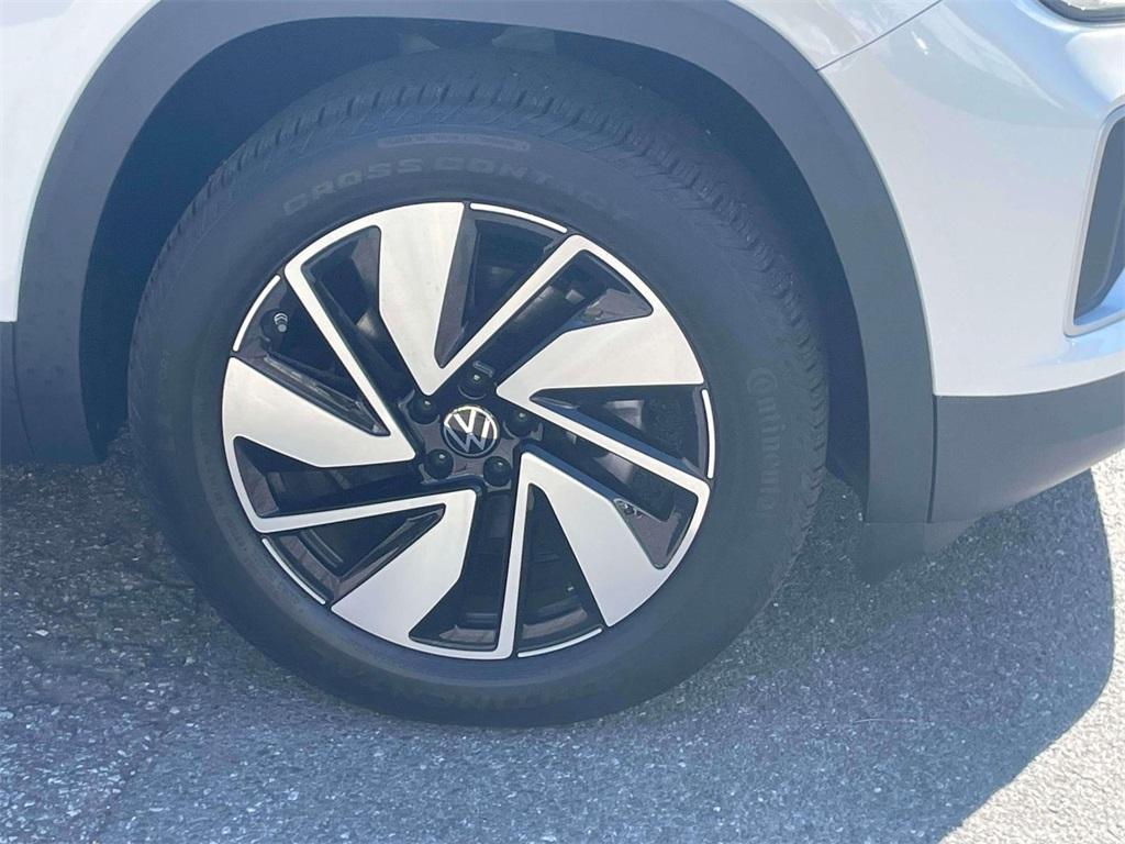 new 2024 Volkswagen Atlas car, priced at $47,894