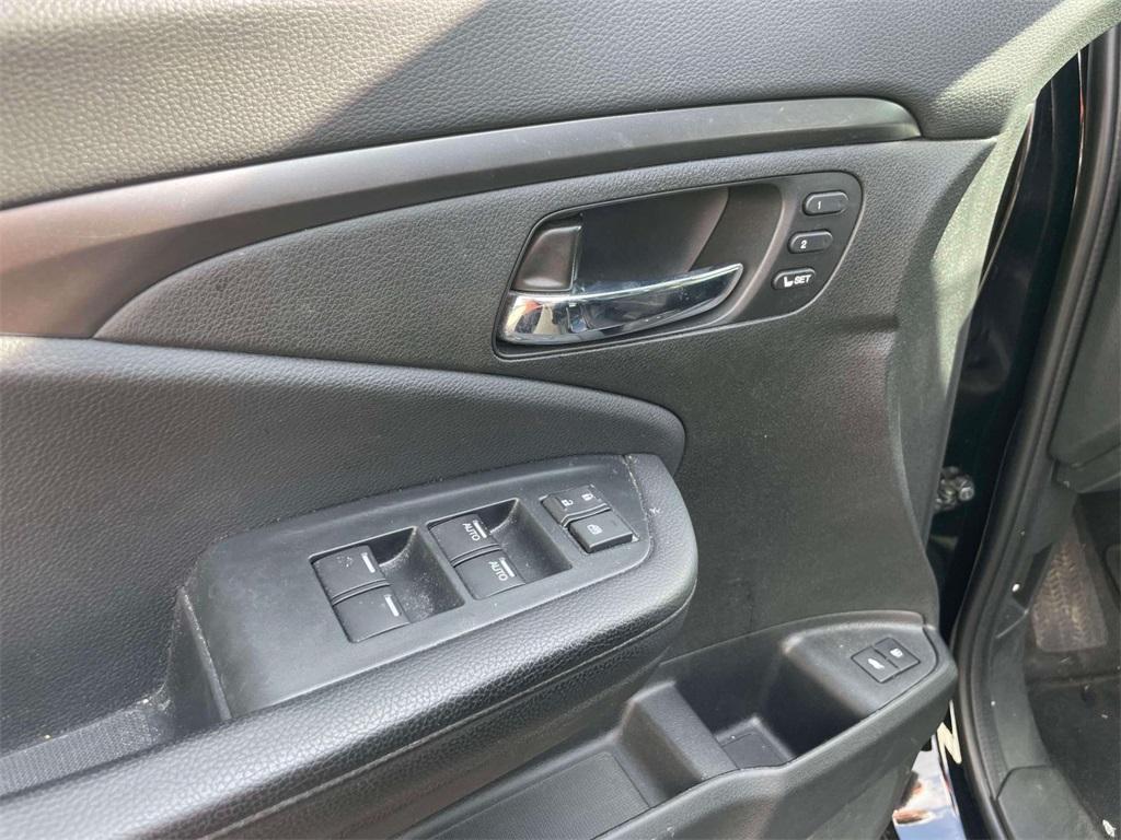 used 2022 Honda Pilot car, priced at $33,333