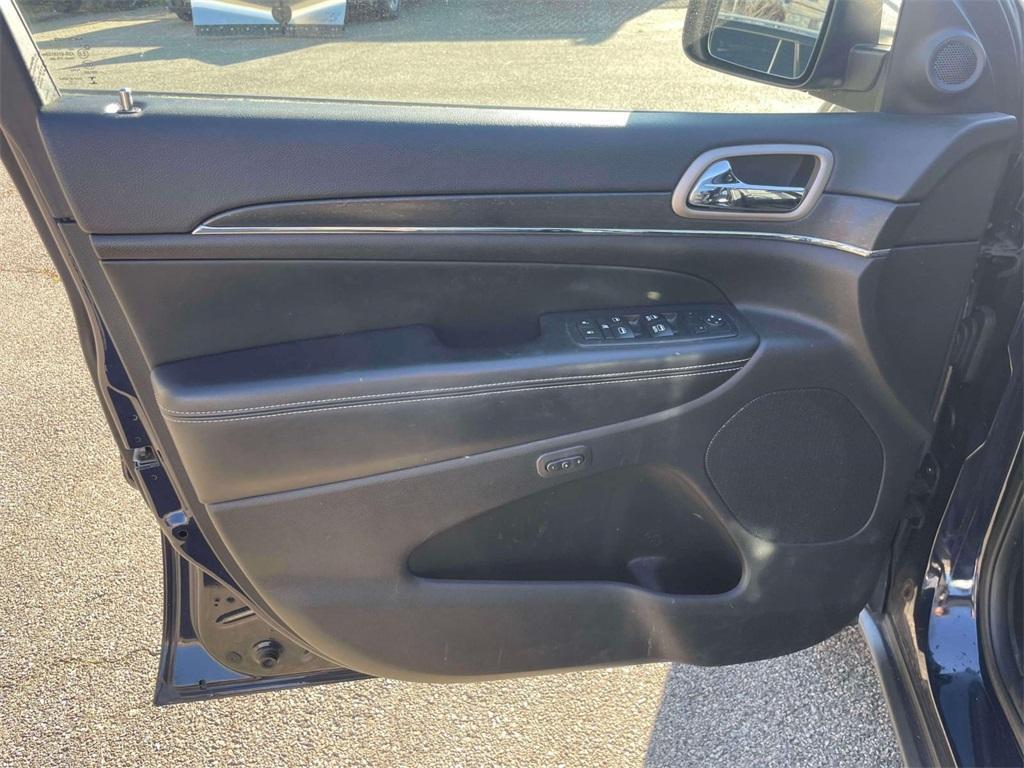 used 2017 Jeep Grand Cherokee car, priced at $16,250