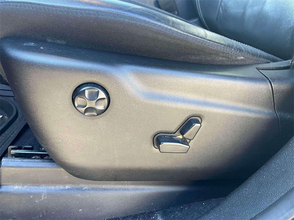 used 2017 Jeep Grand Cherokee car, priced at $16,250