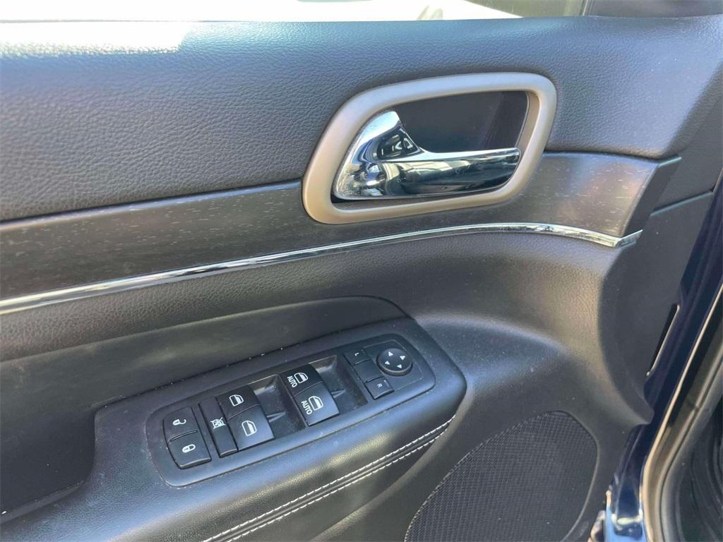 used 2017 Jeep Grand Cherokee car, priced at $16,250
