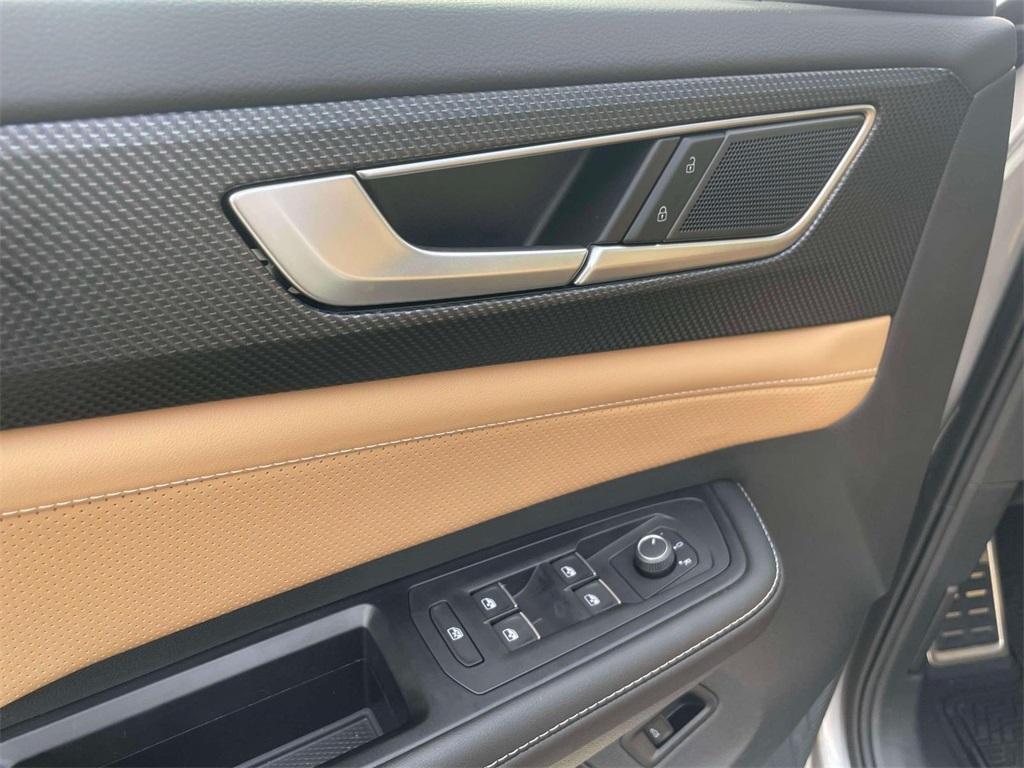 new 2026 Volkswagen Atlas Cross Sport car, priced at $55,582