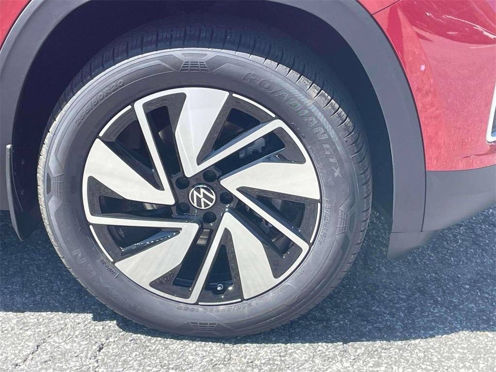 new 2025 Volkswagen Atlas car, priced at $45,942