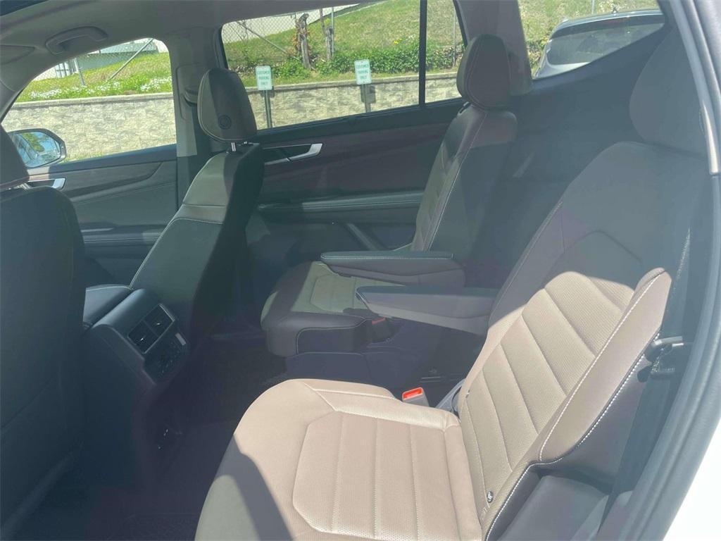 new 2025 Volkswagen Atlas car, priced at $48,893