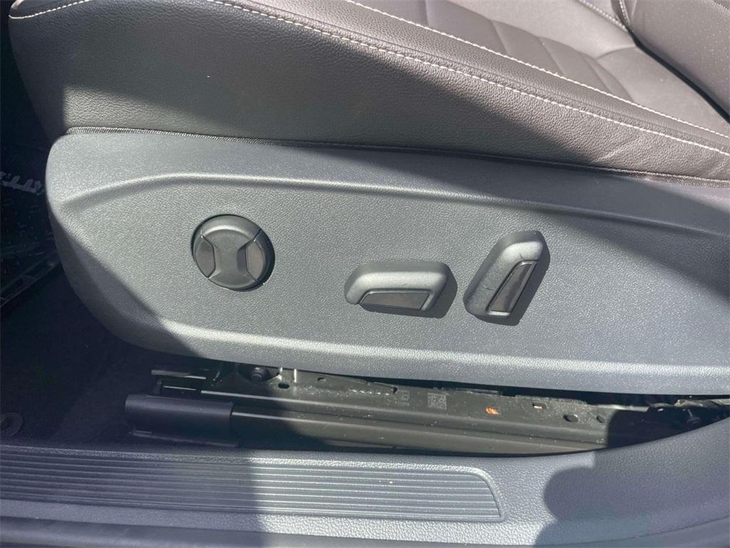 used 2023 Volkswagen Jetta car, priced at $18,900