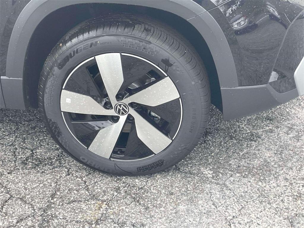 new 2025 Volkswagen Taos car, priced at $28,952