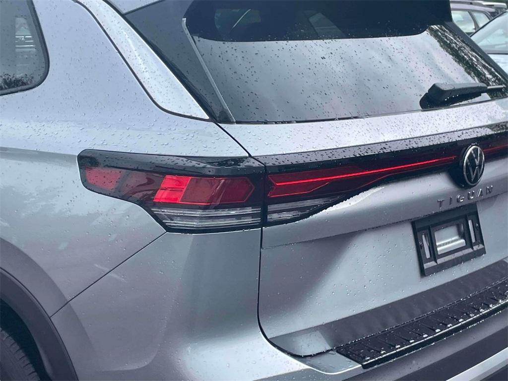 new 2025 Volkswagen Tiguan car, priced at $32,557