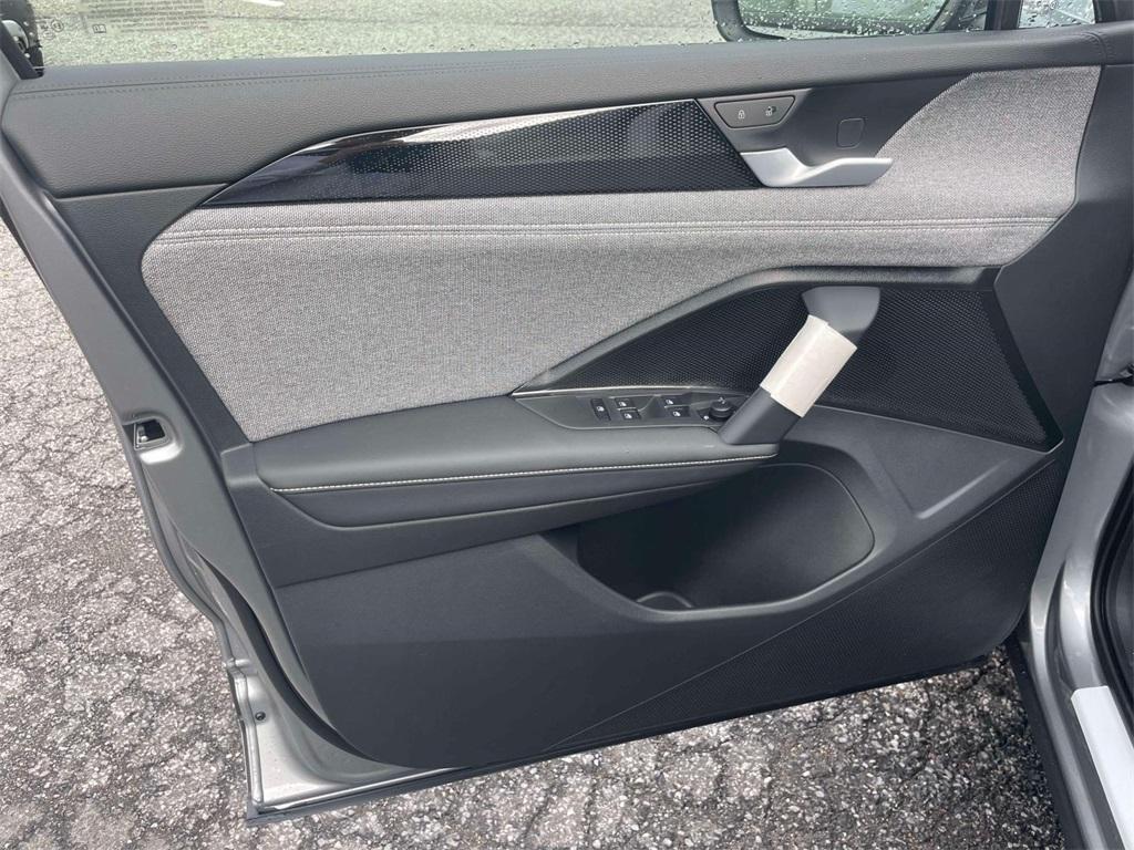 new 2025 Volkswagen Tiguan car, priced at $32,557