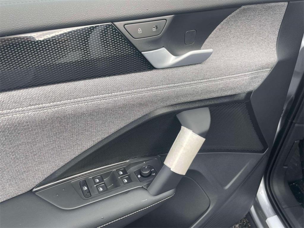 new 2025 Volkswagen Tiguan car, priced at $32,557