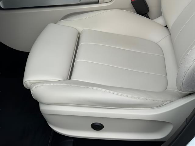 used 2023 Mercedes-Benz GLB 250 car, priced at $32,592