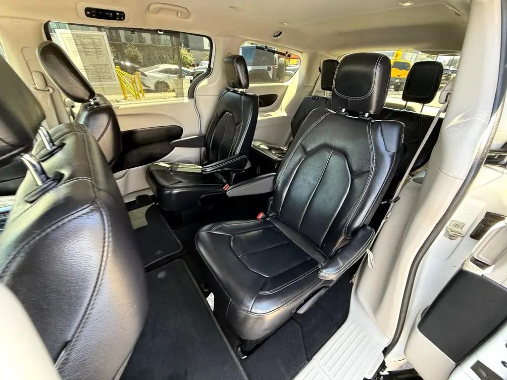 used 2022 Chrysler Pacifica car, priced at $18,998