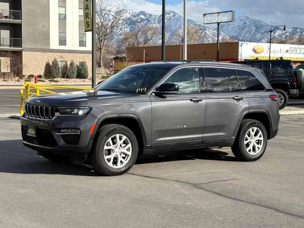 used 2022 Jeep Grand Cherokee car, priced at $25,748