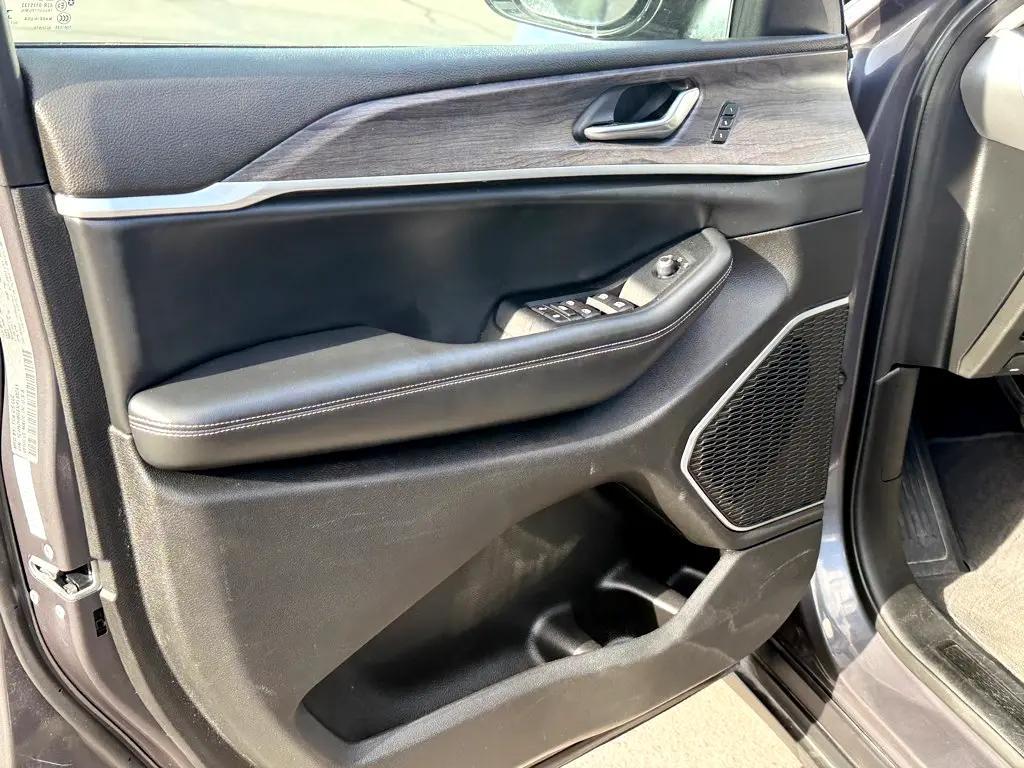 used 2022 Jeep Grand Cherokee car, priced at $25,748