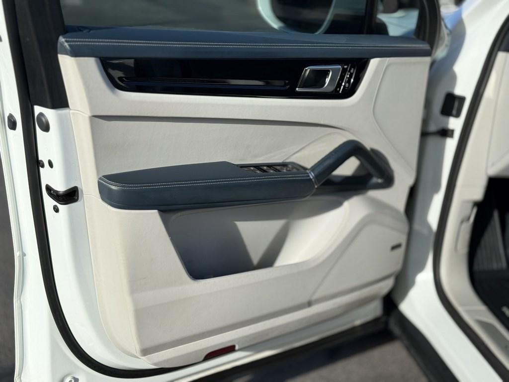 used 2020 Porsche Cayenne car, priced at $27,998