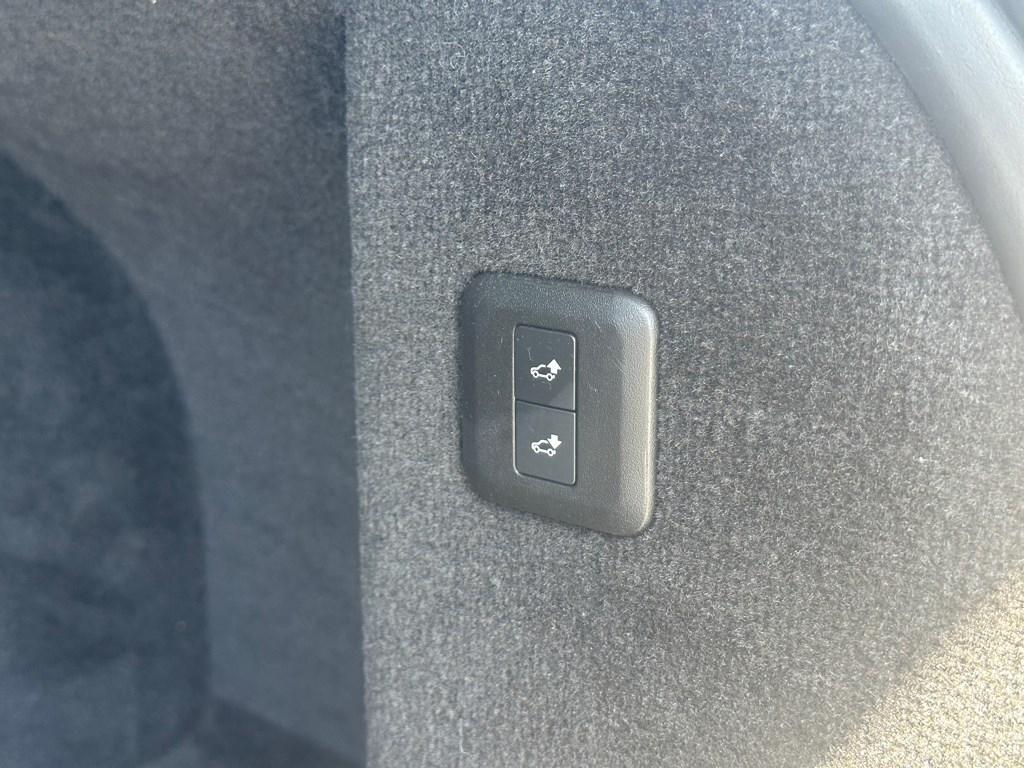 used 2019 Land Rover Range Rover Sport car, priced at $28,998