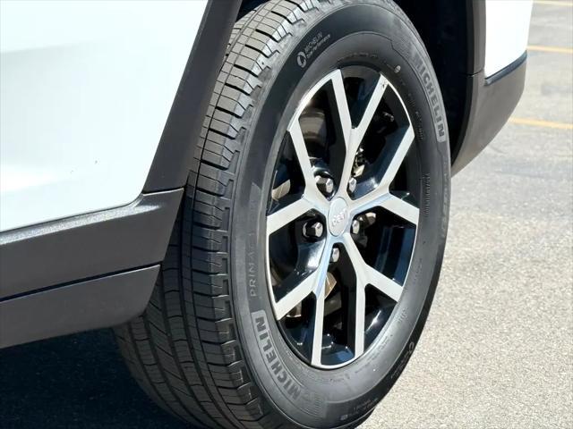 used 2023 Jeep Grand Cherokee L car, priced at $29,998