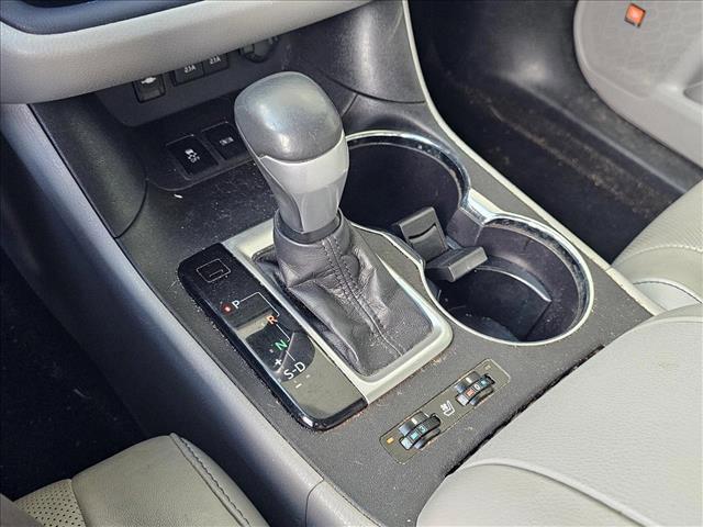 used 2017 Toyota Highlander car, priced at $23,049