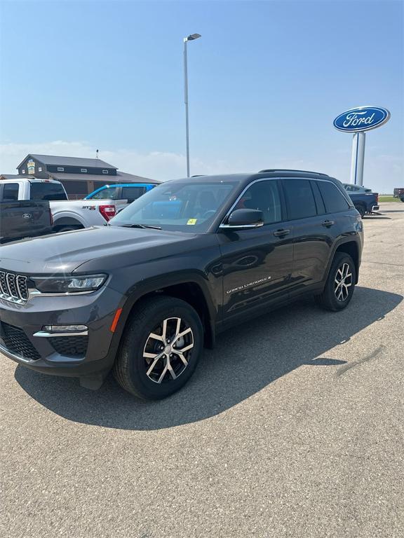 new 2023 Jeep Grand Cherokee car, priced at $42,995