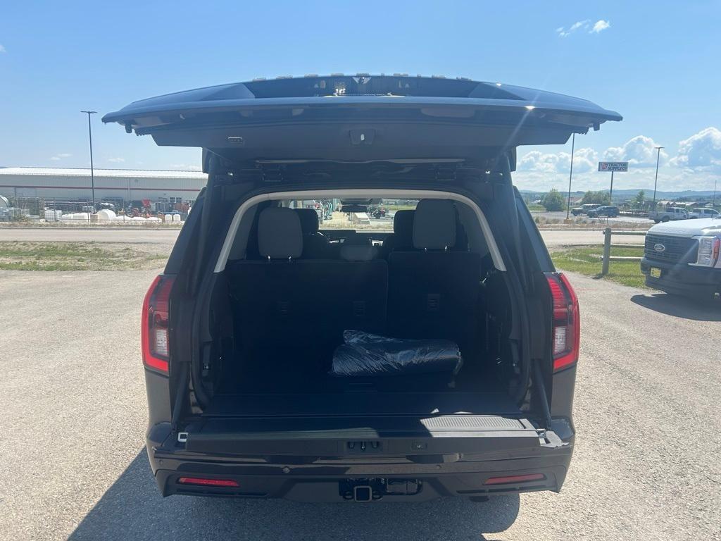 new 2025 Ford Expedition car, priced at $67,690