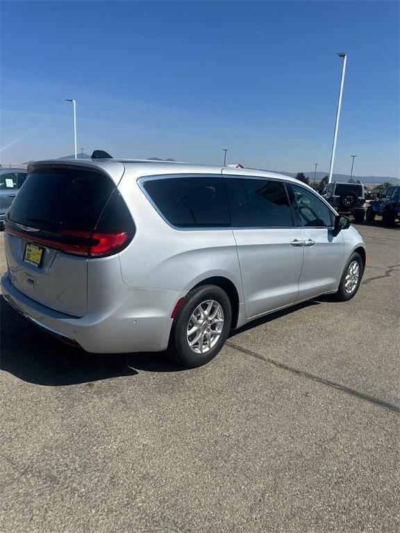 new 2024 Chrysler Pacifica car, priced at $49,650