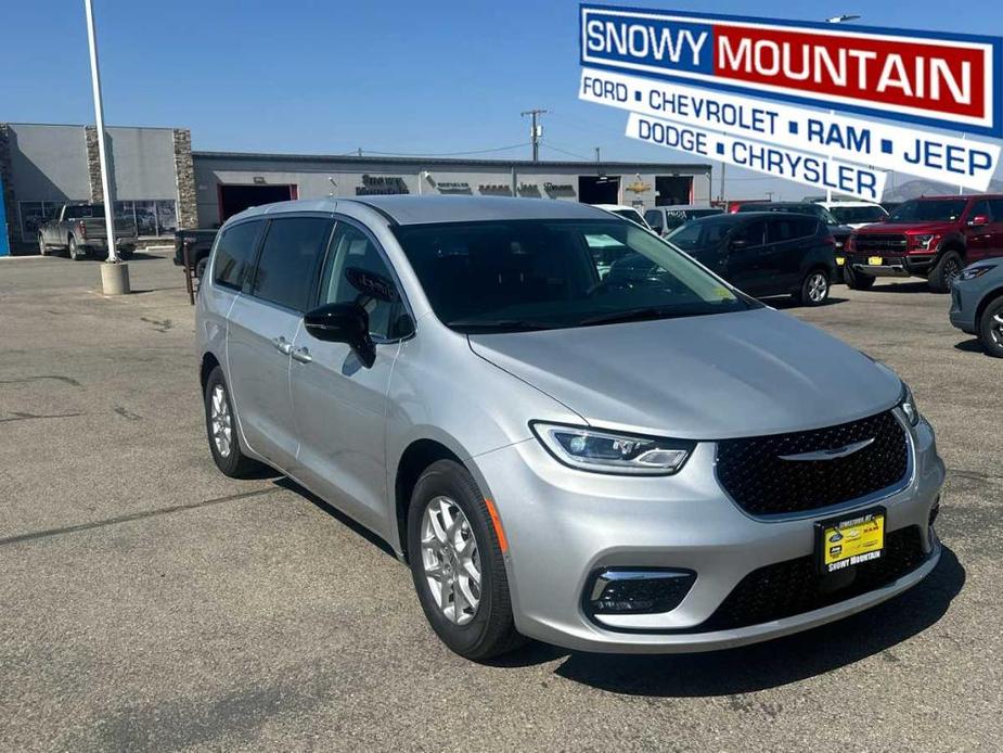 new 2024 Chrysler Pacifica car, priced at $49,650