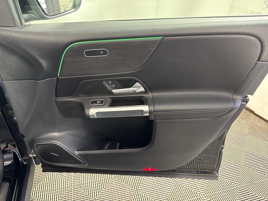 used 2022 Mercedes-Benz GLB 250 car, priced at $29,987