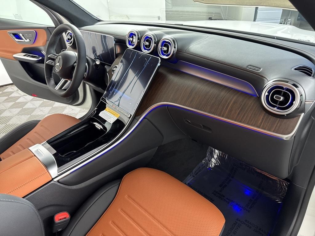 new 2025 Mercedes-Benz GLC 300 car, priced at $67,775