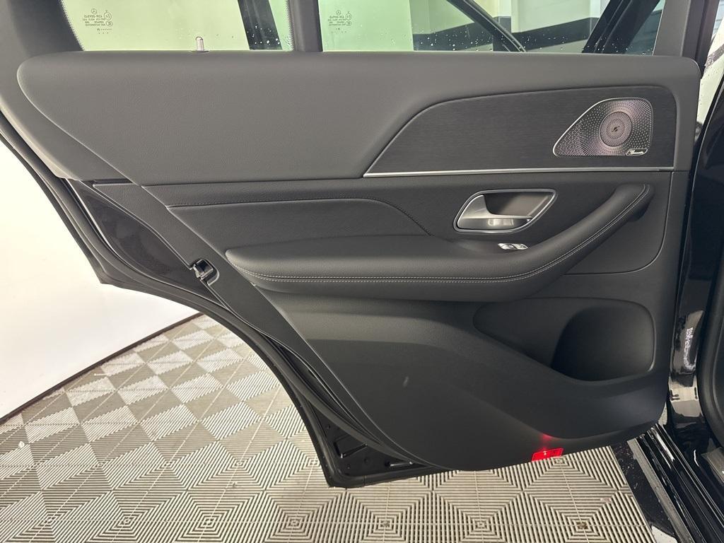 new 2025 Mercedes-Benz GLE 580 car, priced at $93,465