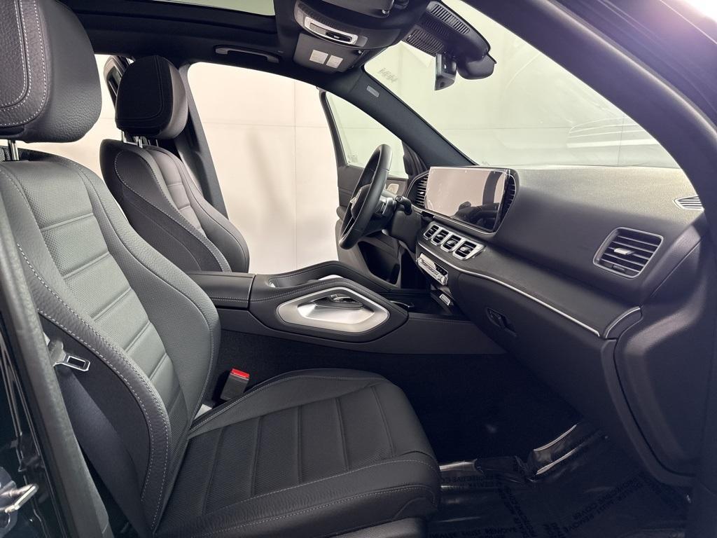 new 2025 Mercedes-Benz GLE 580 car, priced at $93,465