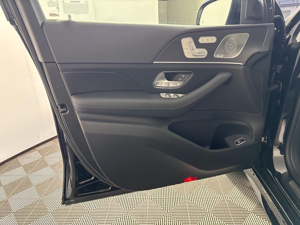 new 2025 Mercedes-Benz GLE 580 car, priced at $93,465